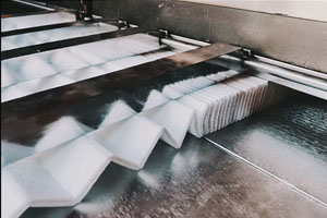 プリーツの科学：INDROプリーツマシンが均一な表面積を確保する方法